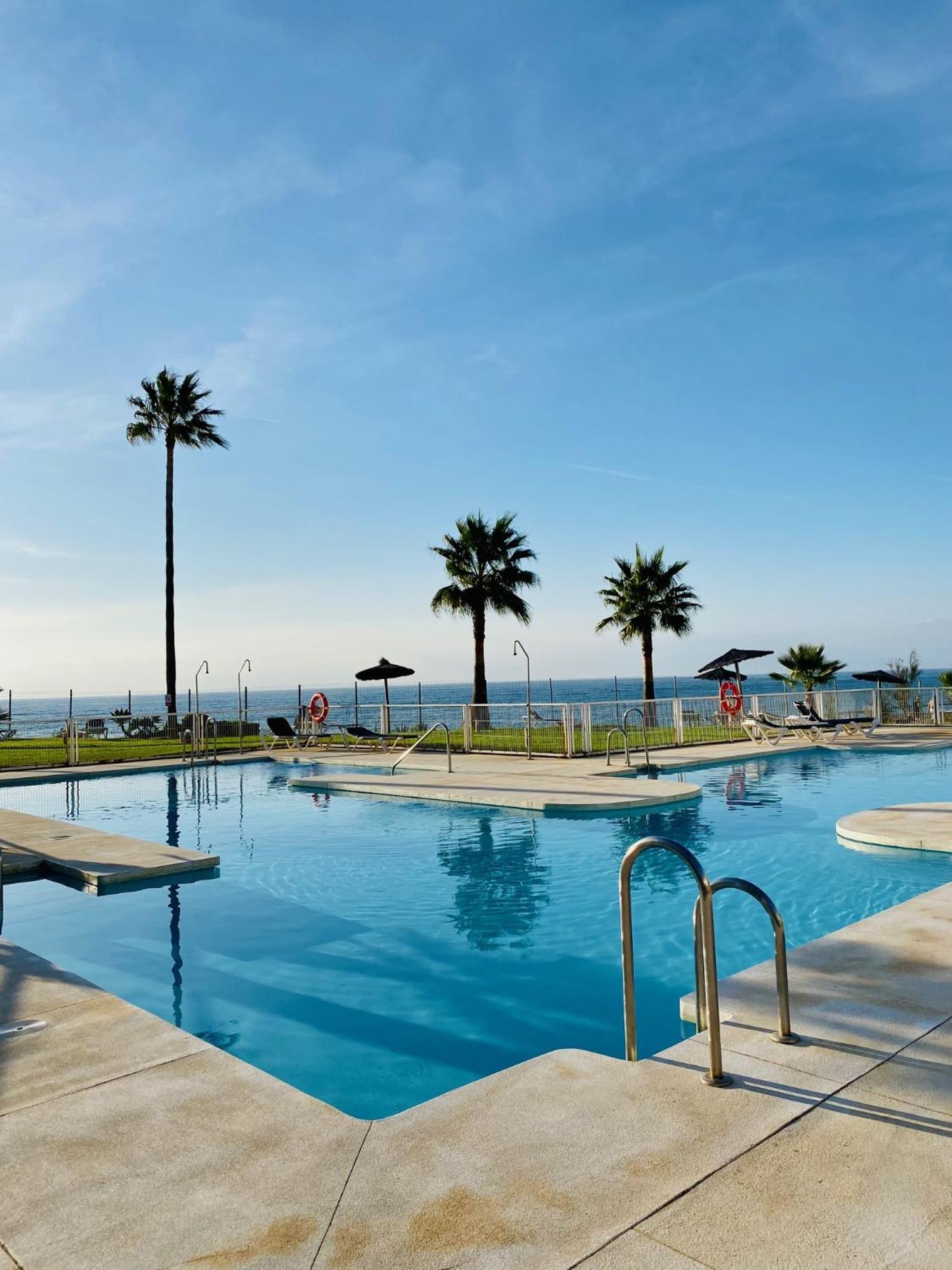 Sunshine Beach Front Complex, Wifi, Modern Casares Exterior photo